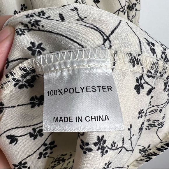 Indie & Co Cream Black Floral Smocked High Neck Blouse NWOT - Picture 4 of 5